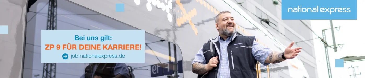 Bannerbild von National Express mit Mitarbeitern vor einem Zug.